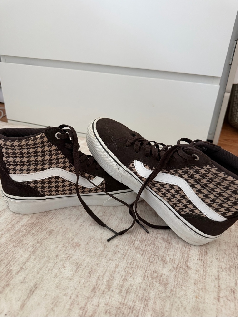 Vans High-Top Sneakers in Brown & Cream Houndstooth